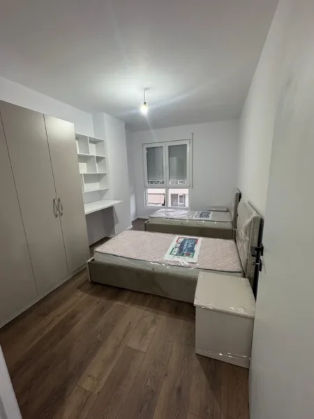 Tirane, jepet me qera apartament 2+1 Kati 5, 90 m² 650 € (5 Maji)