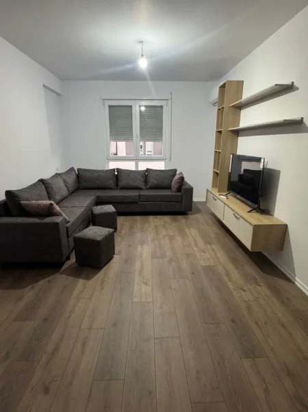 Tirane, jepet me qera apartament 2+1 Kati 5, 90 m² 650 € (5 Maji)