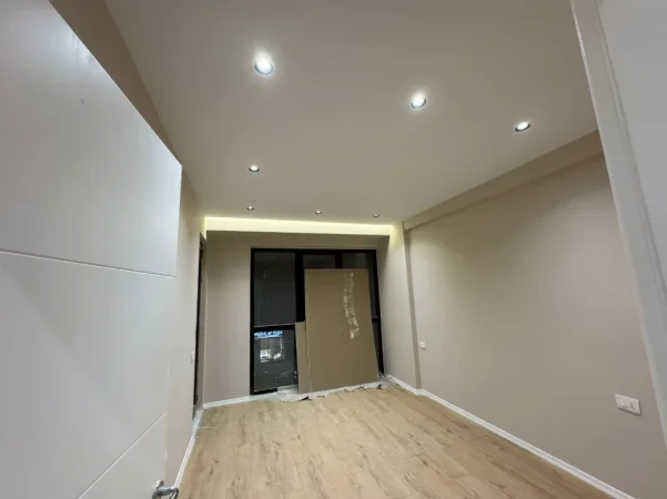 Tirane, jepet me qera apartament 1+1 Kati 1, 70 m² 450 € (Astir)