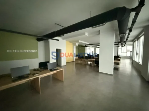 Tirane, jepet me qera ambjent biznesi , 750 m² 7.500 € (Astir)