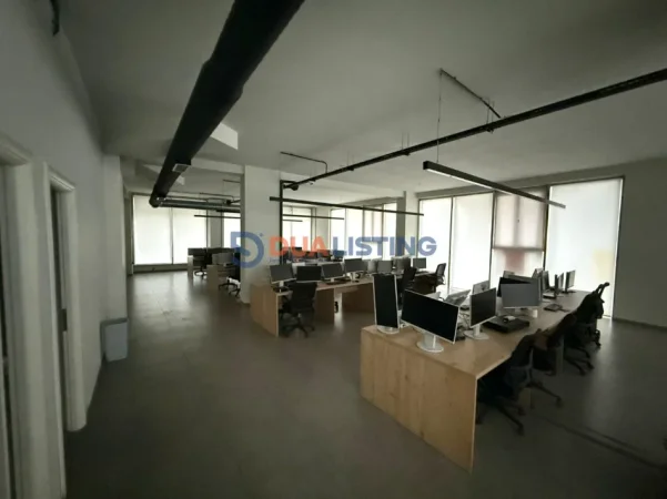 Tirane, jepet me qera ambjent biznesi , 750 m² 7.500 € (Astir)