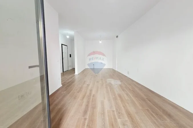 Tirane, jepet me qera zyre Kati 4, 80 m² 1.200 € (Rruga Kavajes)