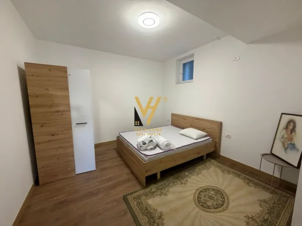 Tirane, jepet me qera apartament 1+1+Ballkon Kati 0, 80 m² 470 € (KODRA E DIELLIT)