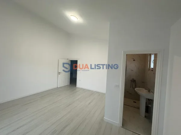 Tirane, jepet me qera Vile 3 Katshe , 1.000 m² 2.000 € (Mjull Bathore)