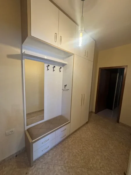 Tirane, jepet me qera apartament 1+1 Kati 6, 75 m² 600 € (21 DHJETORI)