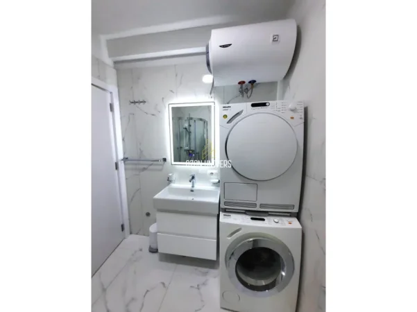 Tirane, jepet me qera apartament 1+1 Kati 5, 43 m² 450 € (Don Bosko)