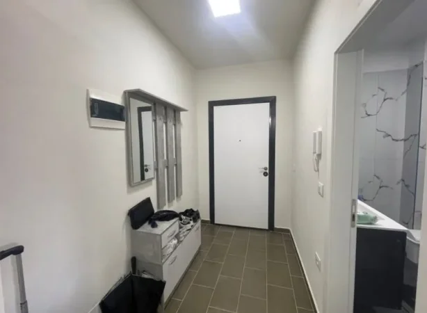 Tirane, jepet me qera apartament 1+1 Kati 8, 70 m² 500 € (GOLDEN PARK 3)