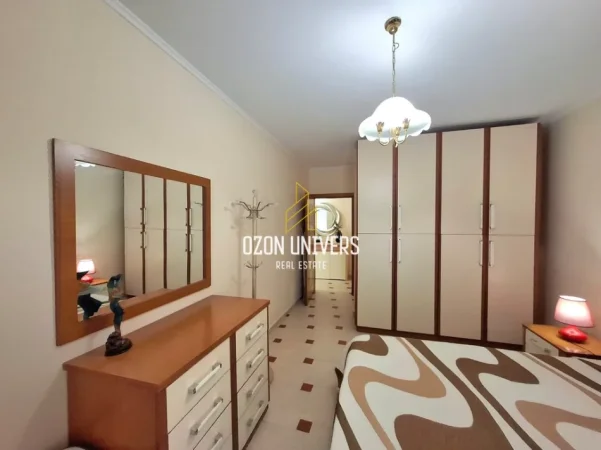 Tirane, jepet me qera apartament 1+1+Ballkon Kati 2, 90 m² 630 € (Kopshti Zoologjik)