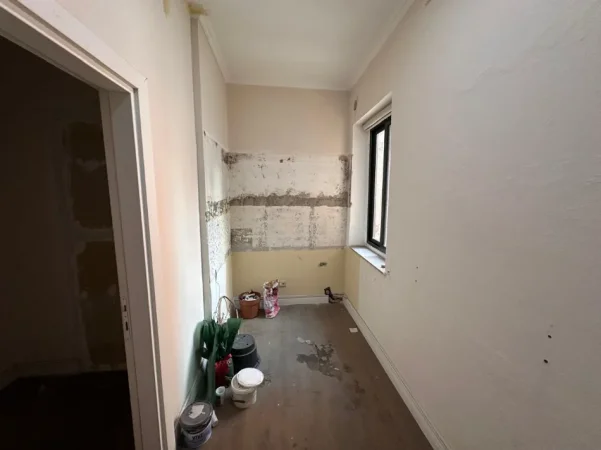 Tirane, jepet me qera zyre Kati 3, 100 m² 1.000 € (BLLOK)