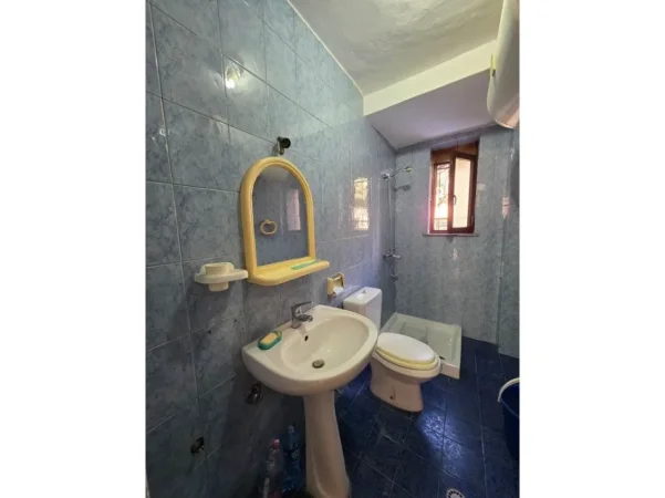 Tirane, jepet me qera zyre Kati 1, 63 m² 950 € 