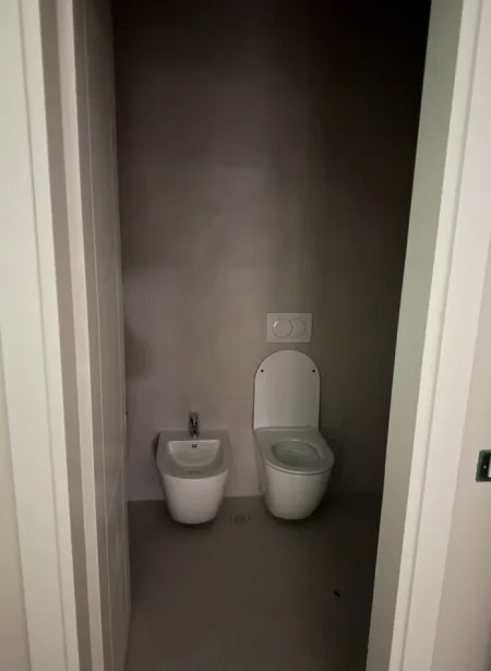 Tirane, jepet me qera zyre , 115 m² 1.000 € 