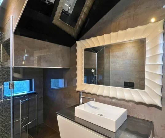 Tirane, jepet me qera apartament duplex Dublex Kati 3, 215 m² 2.000 € (Kodra e Diellit 1)