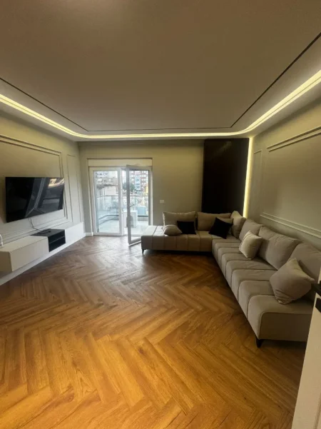Tirane, jepet me qera apartament 2+1+Ballkon Kati 2, 120 m² 1.300 € (Ali Demi)