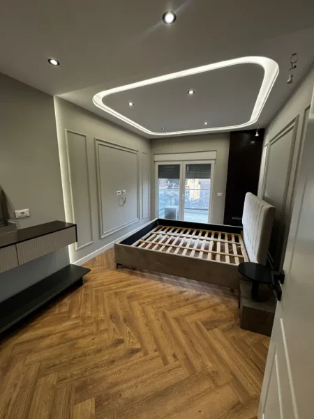 Tirane, jepet me qera apartament 2+1+Ballkon Kati 2, 120 m² 1.300 € (Ali Demi)