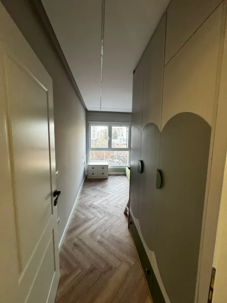 Tirane, jepet me qera apartament 2+1+Ballkon Kati 2, 120 m² 1.300 € (Ali Demi)
