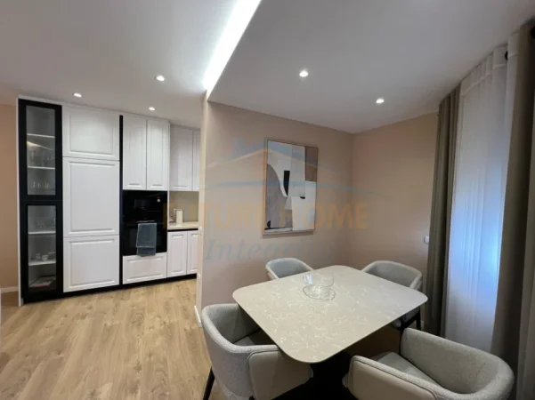 Tirane, shitet apartament 2+1+Ballkon Kati 3, 117 m² 370.000 € 