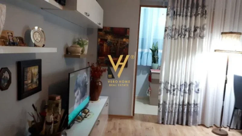 Tirane, jepet me qera apartament 2+1+Ballkon Kati 4, 60 m² 670 € (RRUGA E KOSOVAREVE)