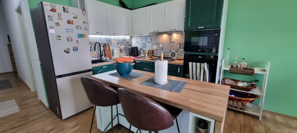 Tirane, shitet apartament 2+1 Kati 3, 103 m² 165.000 € (Ali Demi)