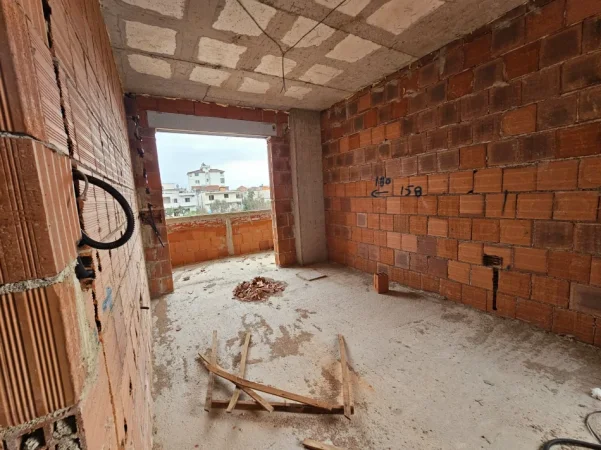 Tirane, shitet apartament 2+1+Ballkon Kati 2, 92 m² 104.000 € (Univers City)