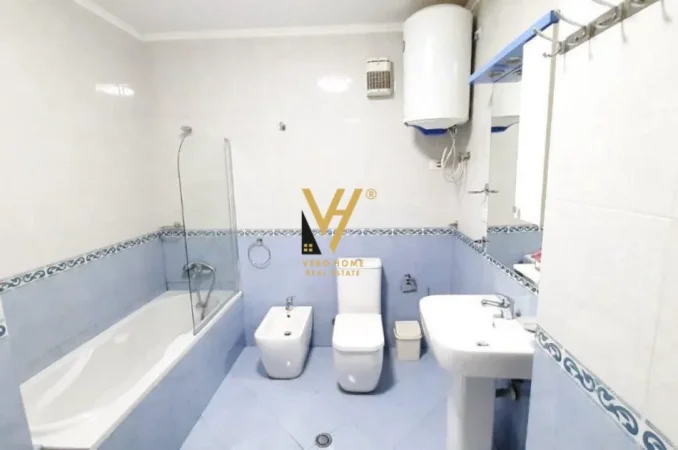 Tirane, jepet me qera apartament 2+1+Ballkon Kati 3, 115 m² 720 € (ZOGU I ZI)