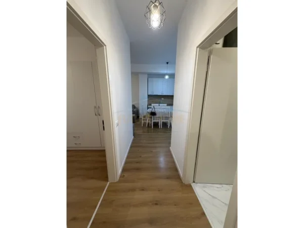 Tirane, jepet me qera apartament 2+1 Kati 2, 75 m² 550 € (Kompleksi Kaimi)