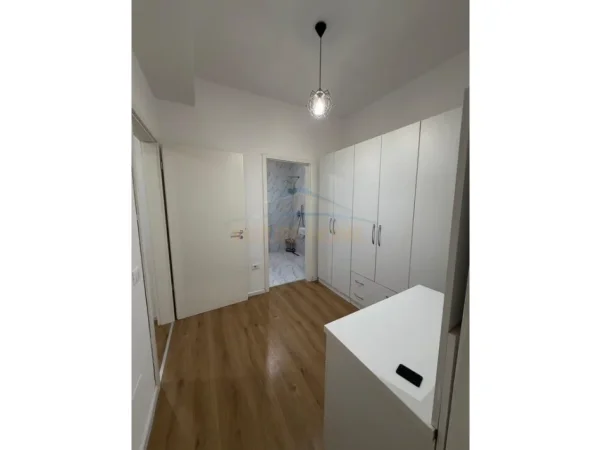 Tirane, jepet me qera apartament 2+1 Kati 2, 75 m² 550 € (Kompleksi Kaimi)