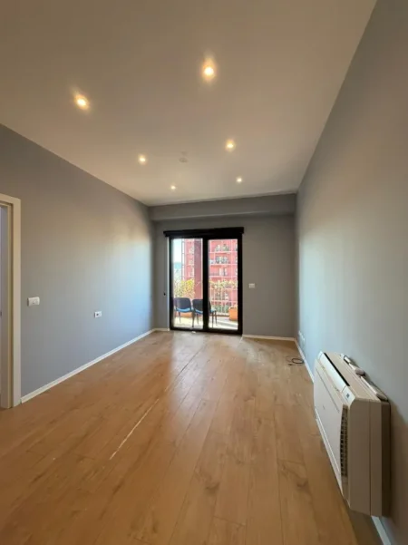 Tirane, jepet me qera zyre , 110 m² 1.000 € 