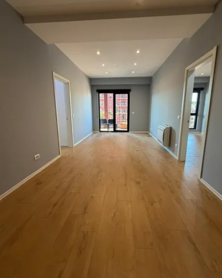 Tirane, jepet me qera zyre , 110 m² 1.000 € 