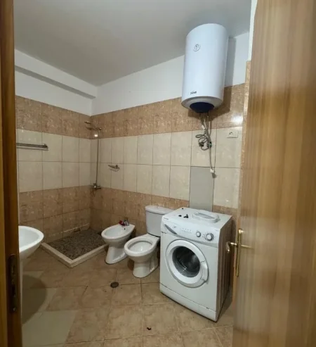 Tirane, jepet me qera apartament 2+1 Kati 8, 105 m² 500 € (Astir)