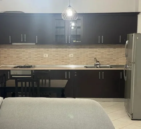 Tirane, jepet me qera apartament 2+1 Kati 8, 105 m² 500 € (Astir)