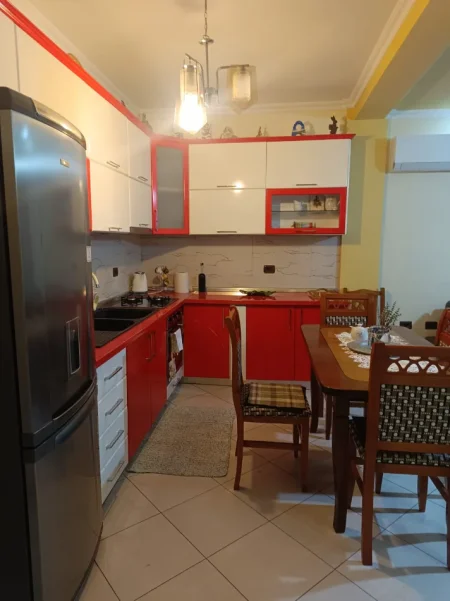 Tirane, jepet me qera apartament 2+1 , 70 m² 500 € (Qyteti Studenti)