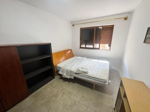 Tirane, jepet me qera apartament 3+1 Kati 3, 100 m² 500 € (Mulliri i Vjeter tek Ura e Selites)