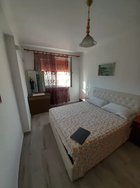 Tirane, jepet me qera apartament 1+1 Kati 4, 70 m² 500 € (Don Bosko prapa Viva Market)