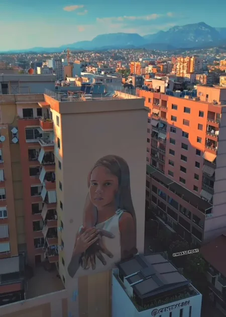 Tirane, jepet me qera apartament 2+1 Kati 9, 130 m² 1.500 € (Kinema 17 Nentori prane Rruges se Barrikadave)