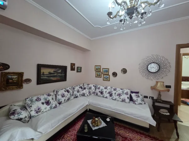 Shqiperi, jepet me qera apartament 1+1+Ballkon Kati 4, 600 € (Robert Shvarz)