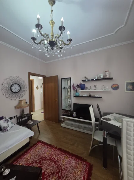 Shqiperi, jepet me qera apartament 1+1+Ballkon Kati 4, 600 € (Robert Shvarz)