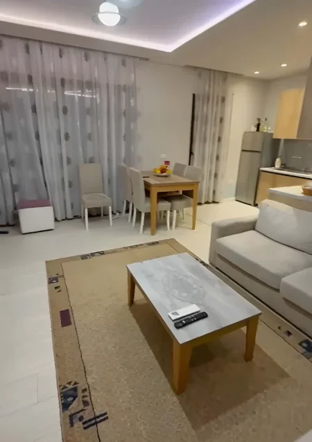 Tirane, jepet me qera apartament 1+1+Ballkon , 70 m² 550 € (Astir)