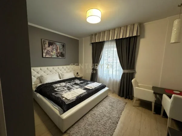 Tirane, shitet hotel , 2.000 m² 3.000.000 € (Kombinat)