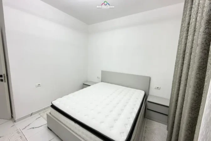 Tirane, shes apartament 1+1 Kati 3, 70 m² (Rruga 5 Maji)