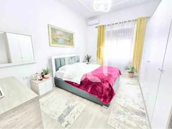 Tirane, jepet me qera apartament 1+1 Kati 1, 80 m² 520 € (Haxhi Alia)