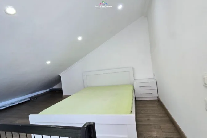 Tirane, jepet me qera Vile 2+1 Kati 4, 80 m² 620 € (Rruga e Durresit)