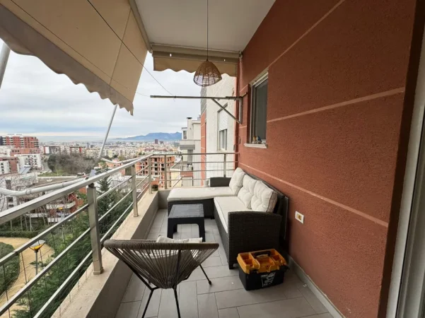 Tirane, jepet me qera apartament 2+1 Kati 5, 700 € (Kopshti botanik)