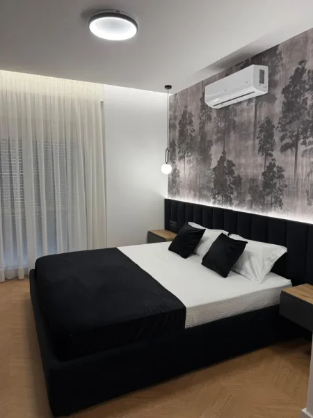 Tirane, jepet me qera apartament 1+1+Ballkon Kati 1, 850 € (Kopshti zoologjik)