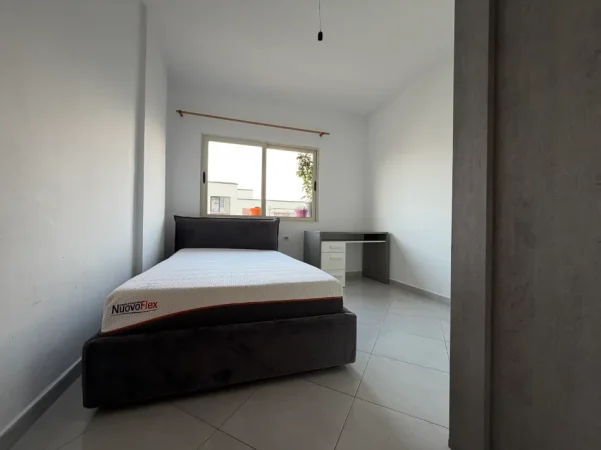 Tirane, jepet me qera apartament 2+1+Ballkon Kati 3, 90 m² 450 € (Astir)