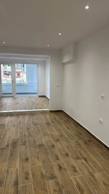Tirane, jepet me qera zyre Kati 2, 55 m² 800 € (Rruga Jordan Misja)