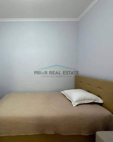 Tirane, jepet me qera apartament 3+1+2 Kati 6, 140 m² 100.000 ALL (Vasil Shanto)