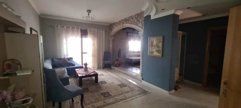 Tirane, jepet me qera Vile Kati 4, 105 m² 4.000 € (Rruga Islam Alla)