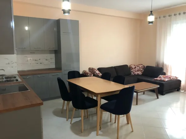 Tirane, jepet me qera apartament 2+1 Kati 6, 95 m² 650 € Vasil Shanto / 21 Dhjetori,Tirane
