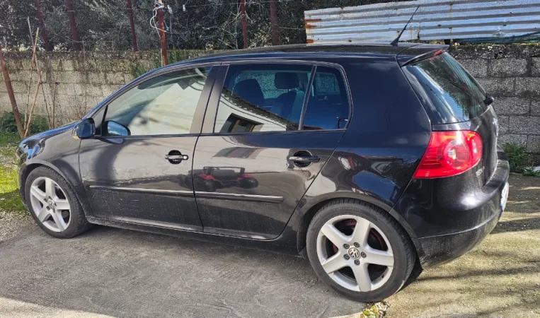 Fier, shes makine Golf V 2008 Nafte, e zeze manuale Kondicioner 270.000 km 3.500 €