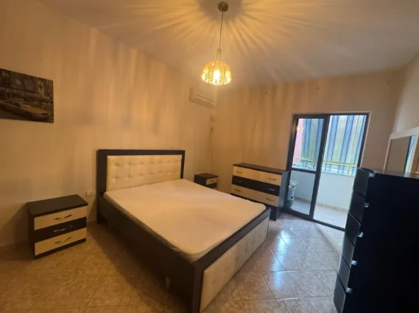 Tirane, jepet me qera apartament 1+1+Ballkon Kati 6, 75 m² 550 € (Pas Square 21,Rruga Muhedin Llagami, Tiranë)